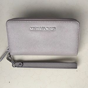 MICHAEL KORS Gray Zip Wristlet